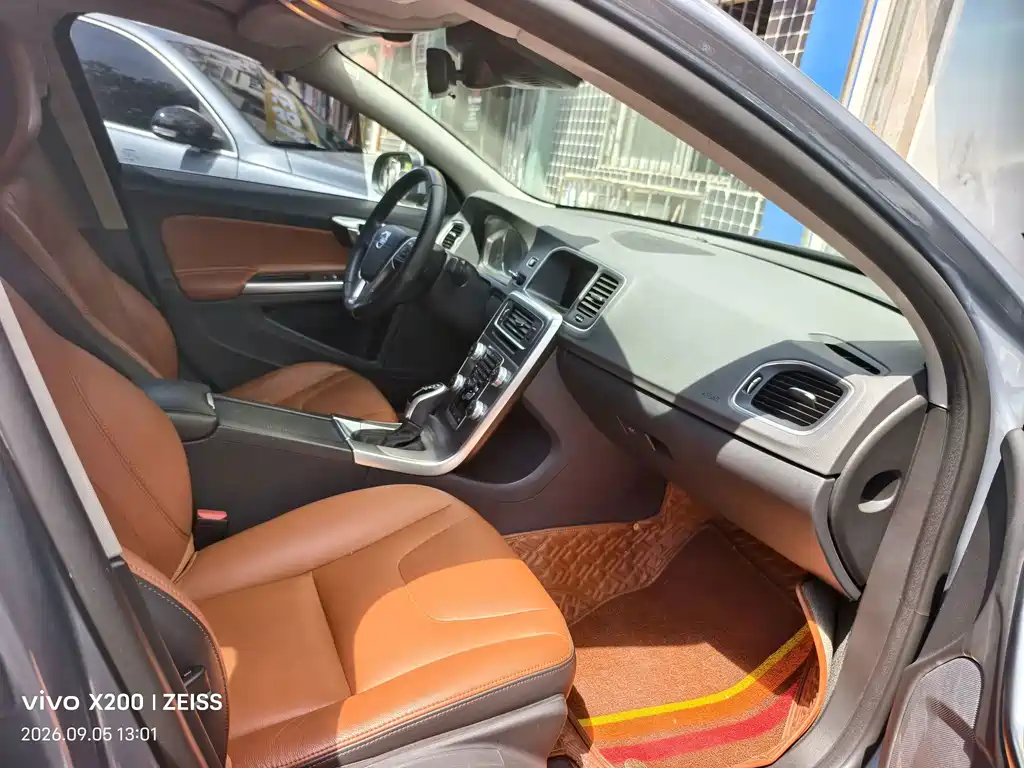 Volvo S60 — миниатюра 10