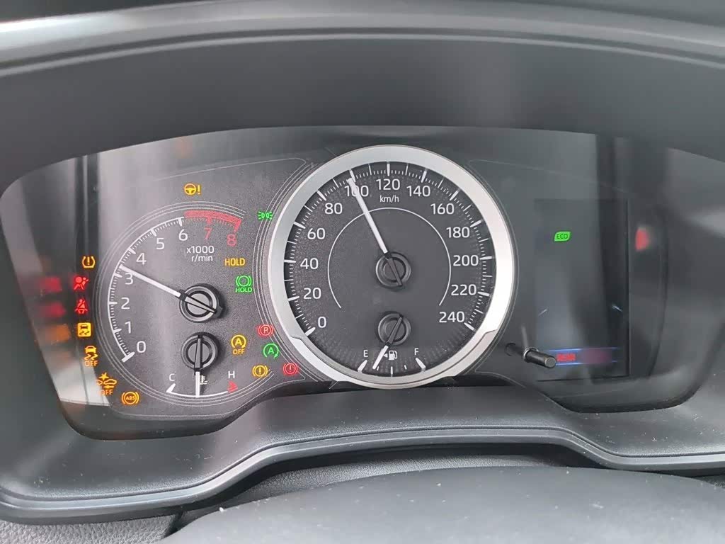 Toyota Corolla 1.2 л 2021 г. Серебристо-серый, пробег 45199 км