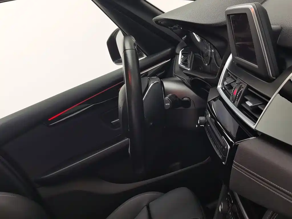 BMW 2 Series Active Tourer — миниатюра 22