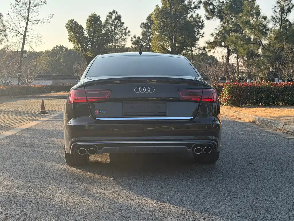 AUDI S6