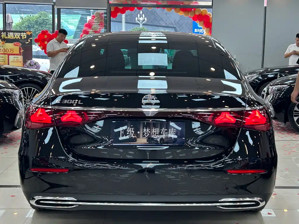 Mercedes-Benz E-Class — миниатюра 4