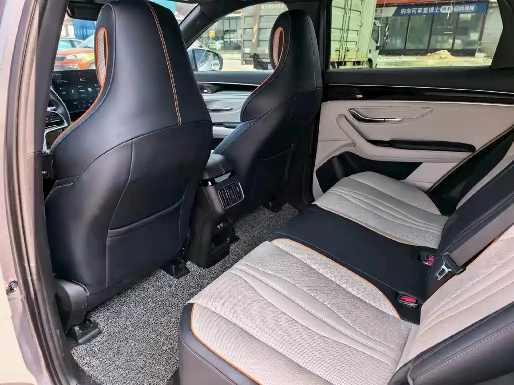 BYD PLUS New Energy — миниатюра 5