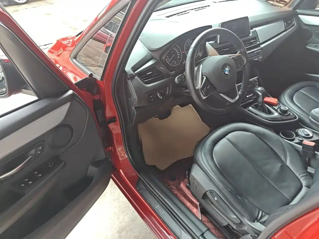 BMW 2 Series Active Tourer — миниатюра 16