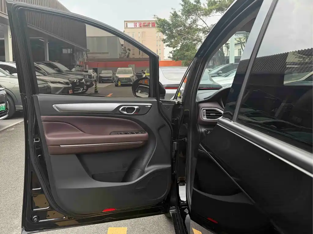 GAC Motor Trumpchi M6 — миниатюра 7