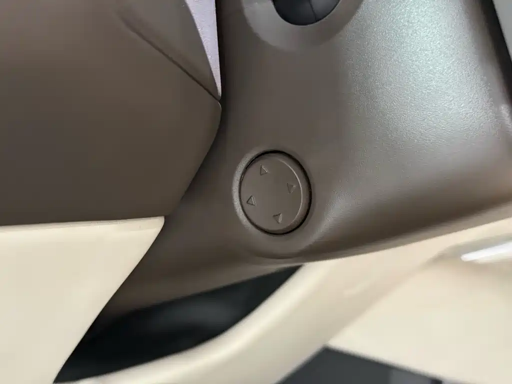 Li Auto Li MEGA — миниатюра 22