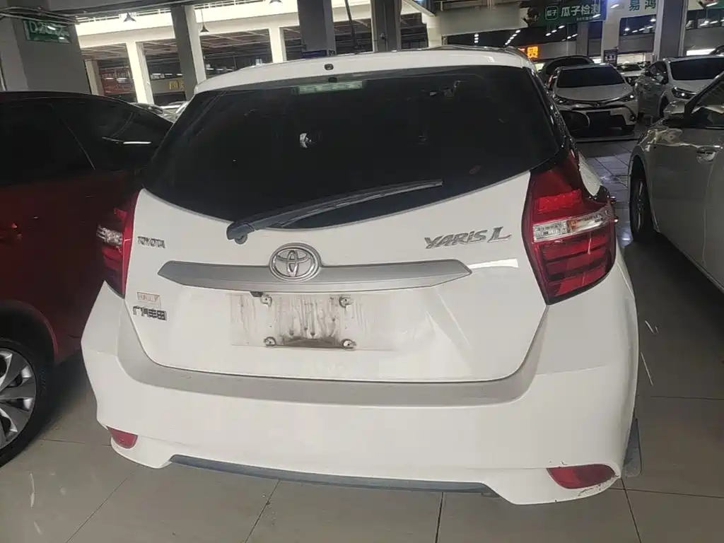 Toyota Yaris L — миниатюра 6