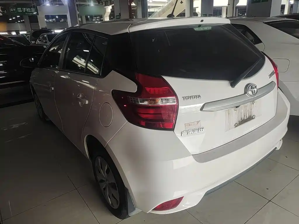 Toyota Yaris L — миниатюра 5