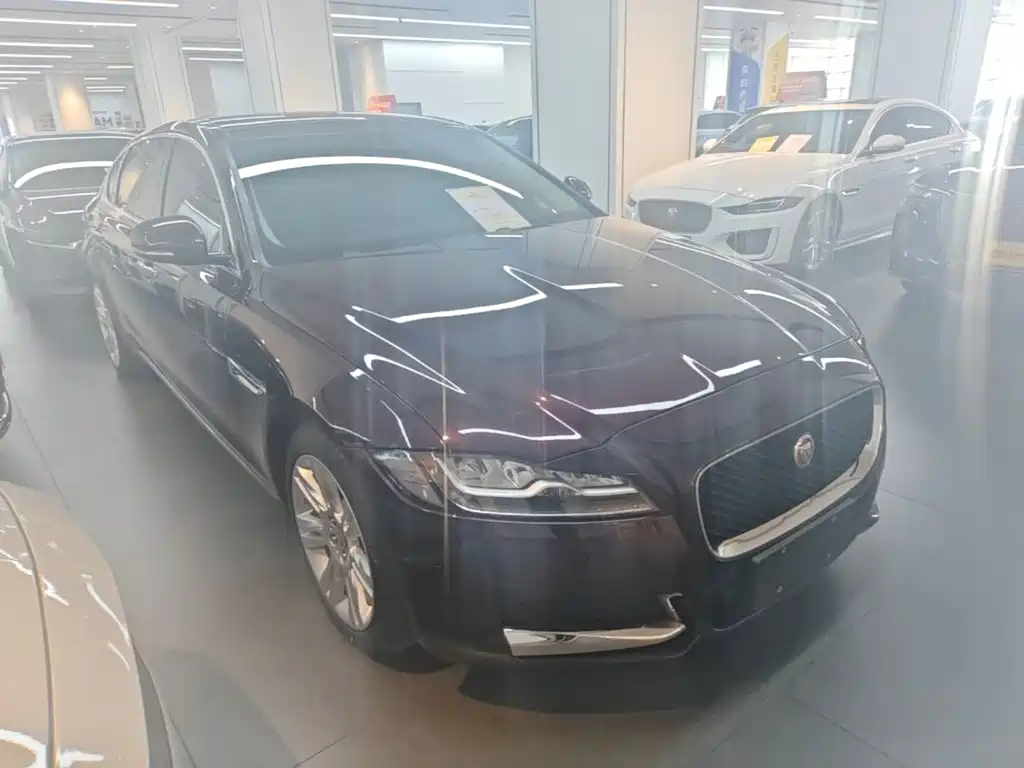 Jaguar XFL — миниатюра 4