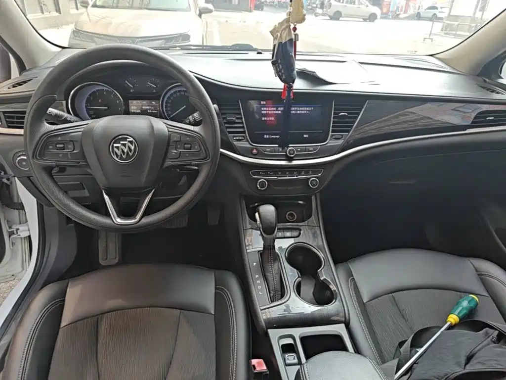Buick Verano — миниатюра 10