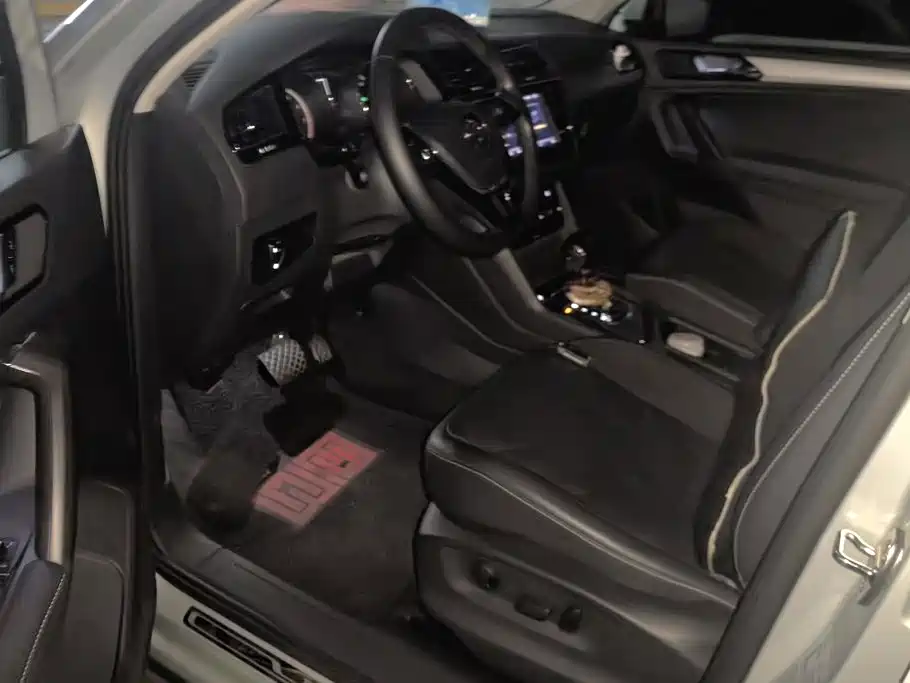 Volkswagen Tiguan L — миниатюра 9