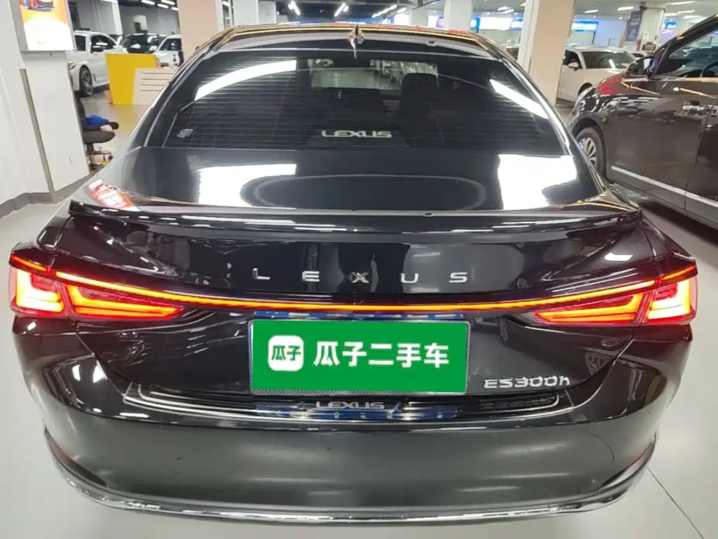Lexus ES — миниатюра 6