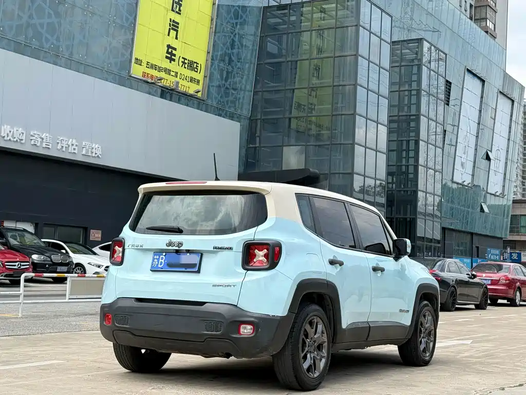 Jeep Renegade — миниатюра 5