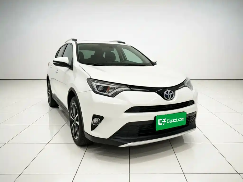 Toyota RAV4 — миниатюра 3