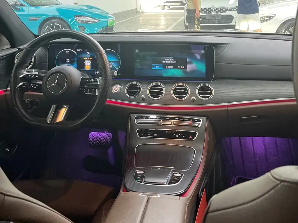 Mercedes-Benz E-Class — миниатюра 7