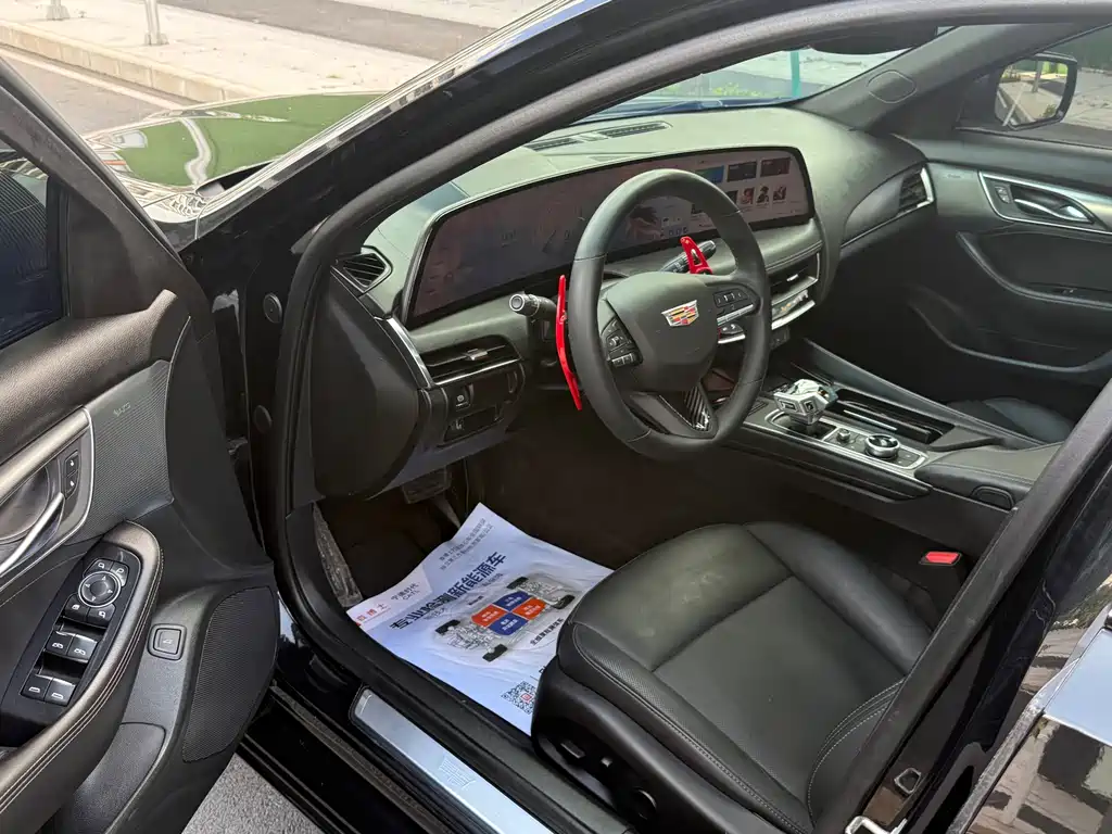 Cadillac CT5 — миниатюра 4