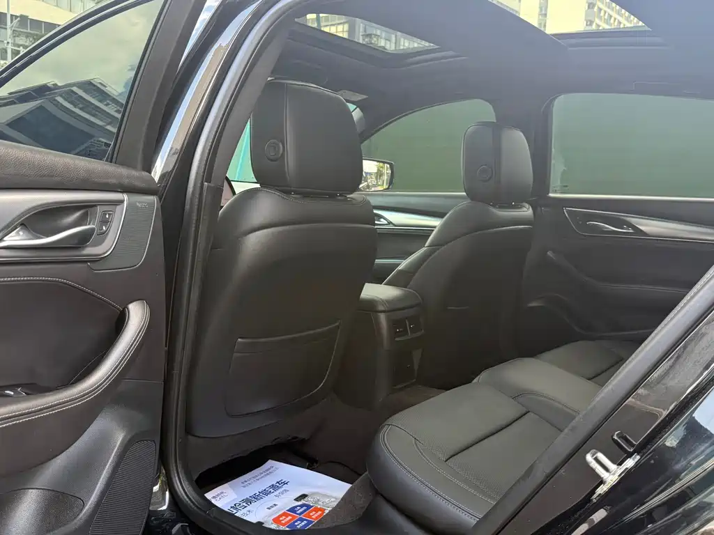 Cadillac CT5 — миниатюра 6