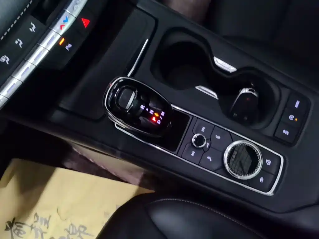 Cadillac XT4 — миниатюра 14