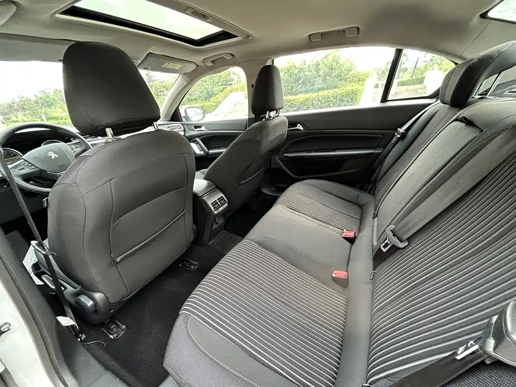 Peugeot 408 — миниатюра 8