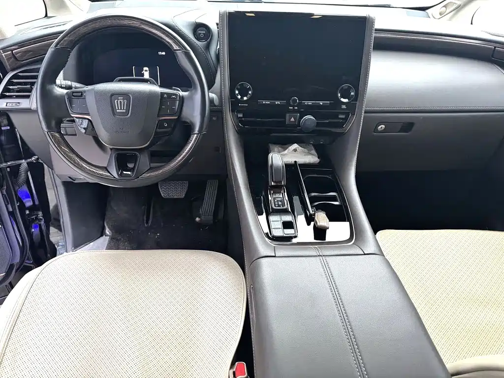 Toyota Vellfire — миниатюра 6