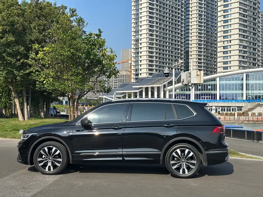 Volkswagen Tiguan L — миниатюра 4
