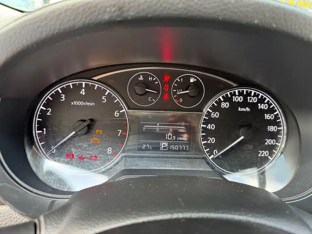 Nissan Tiida — миниатюра 15