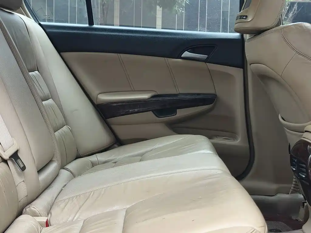 Honda Accord — миниатюра 11