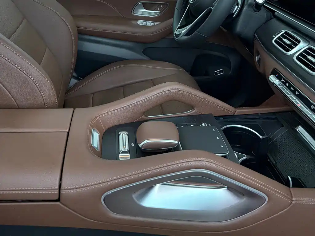 Mercedes-Benz GLE (Import) — миниатюра 13