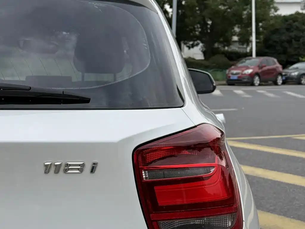 BMW 1 Series (Import) — миниатюра 14