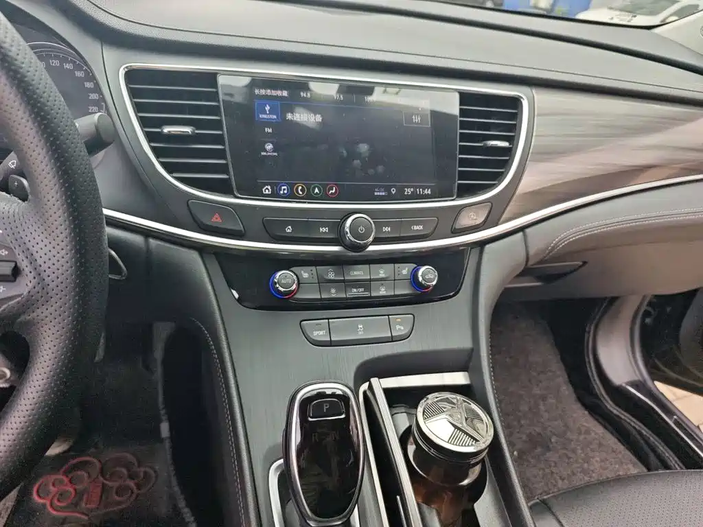 Buick LaCrosse — миниатюра 9