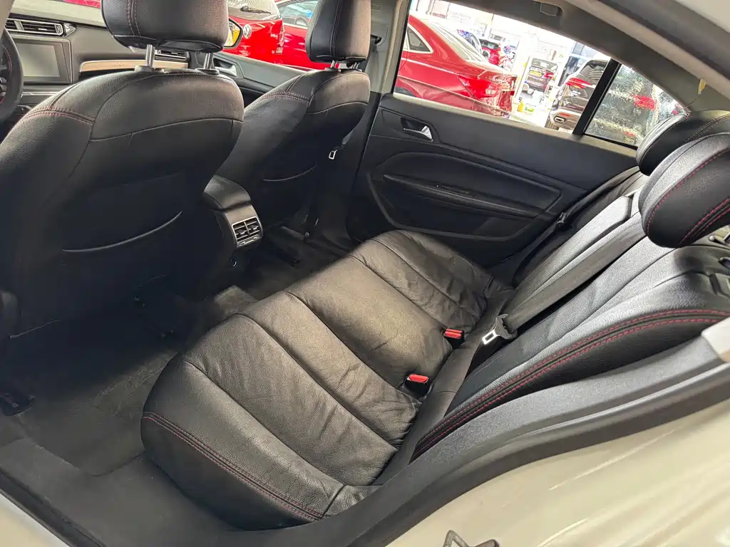 Peugeot 408 — миниатюра 3