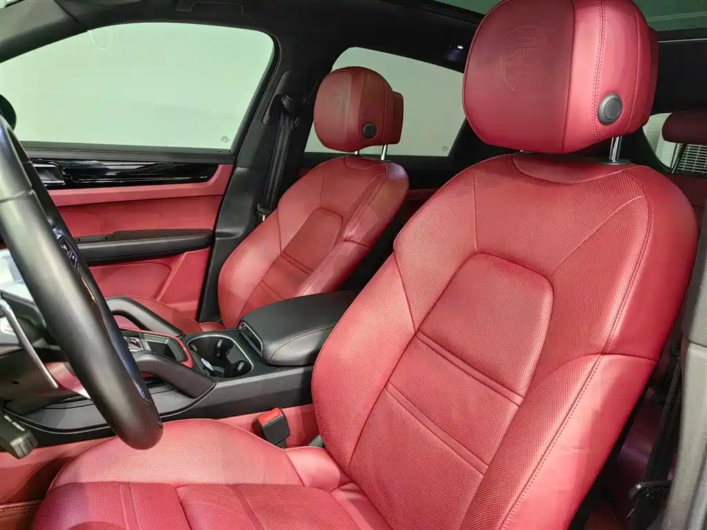 Porsche Cayenne — миниатюра 8
