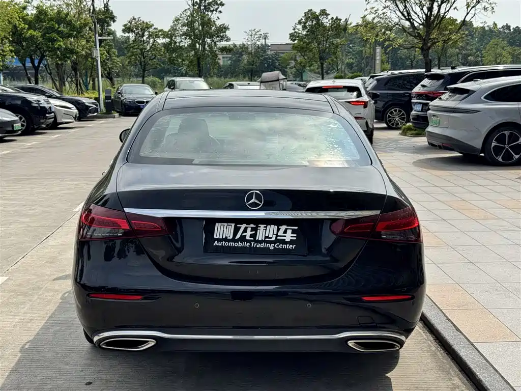 Mercedes-Benz E-Class — миниатюра 8