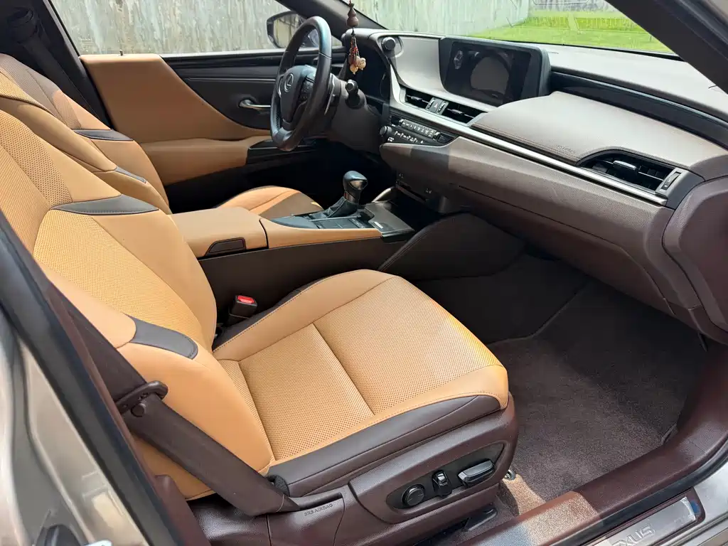 Lexus ES — миниатюра 13