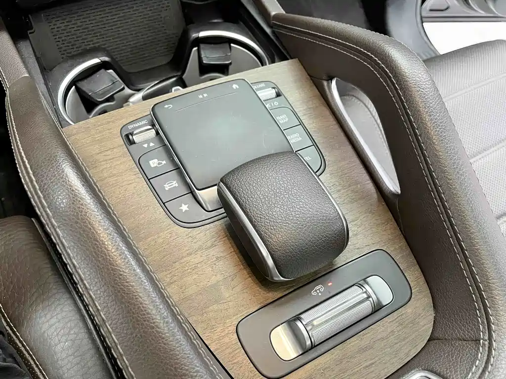 Mercedes-Benz GLS — миниатюра 16