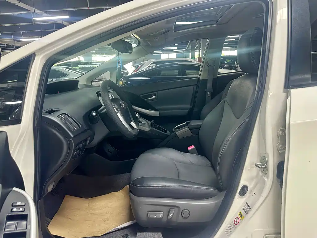 Toyota Prius 2012 1.8L Luxury
