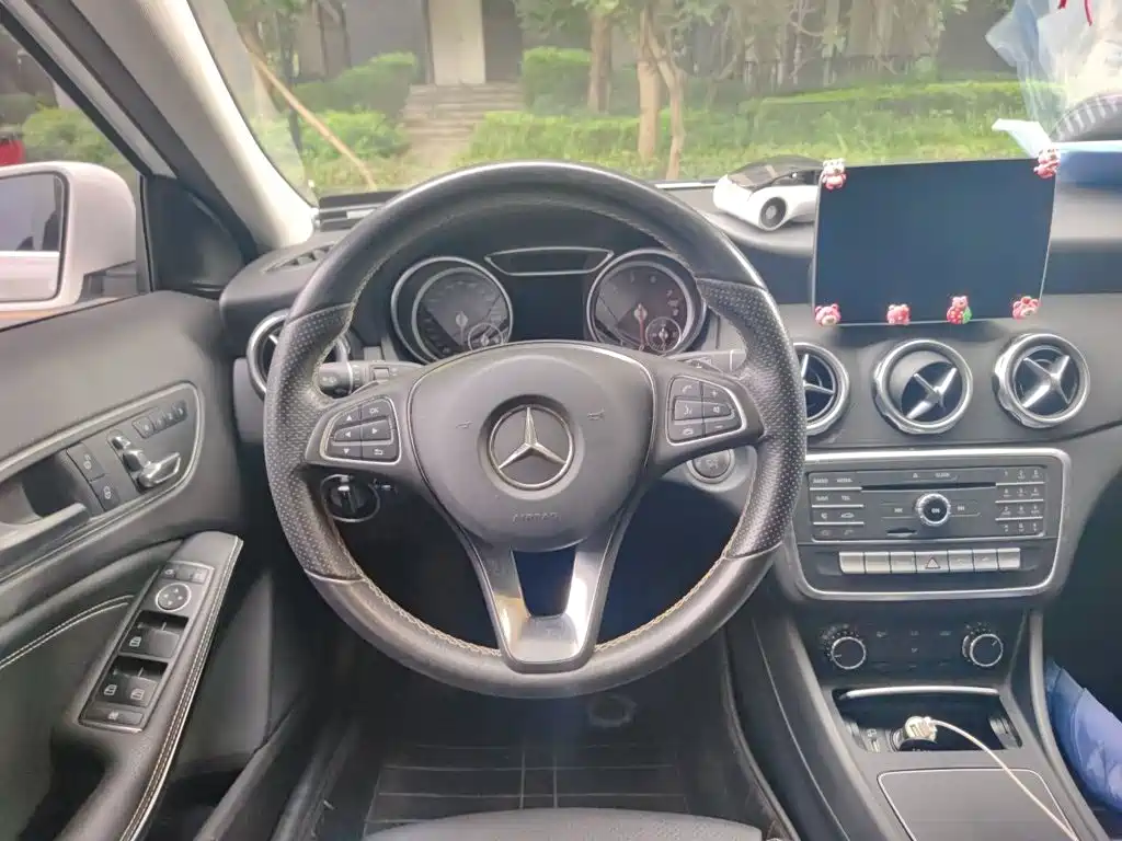 Mercedes-Benz GLA — миниатюра 6