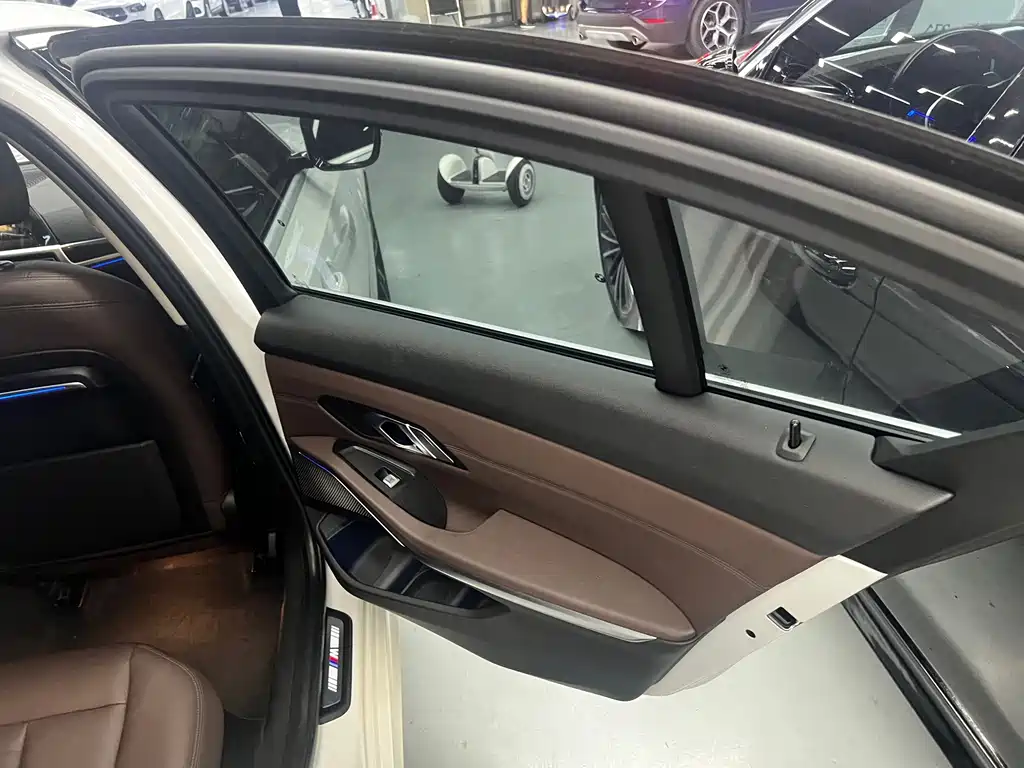 BMW 3 Series — миниатюра 10