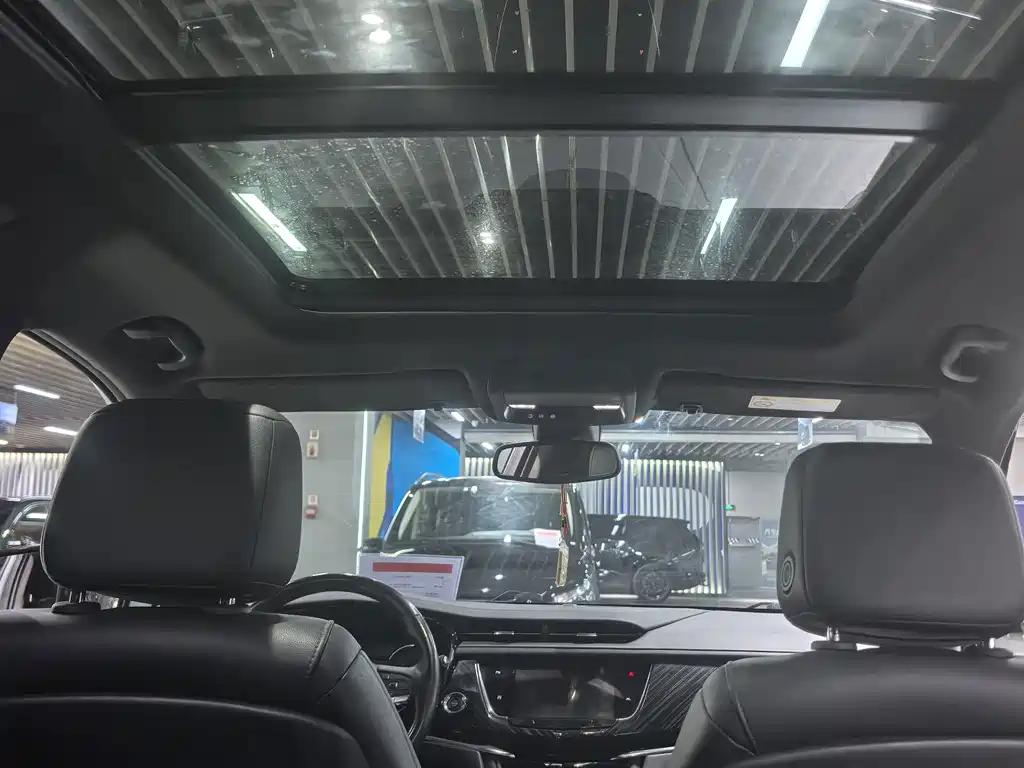 Cadillac XT6 — миниатюра 12