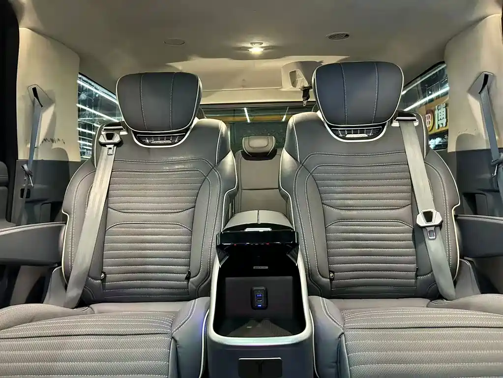 Lincoln Navigator — миниатюра 14
