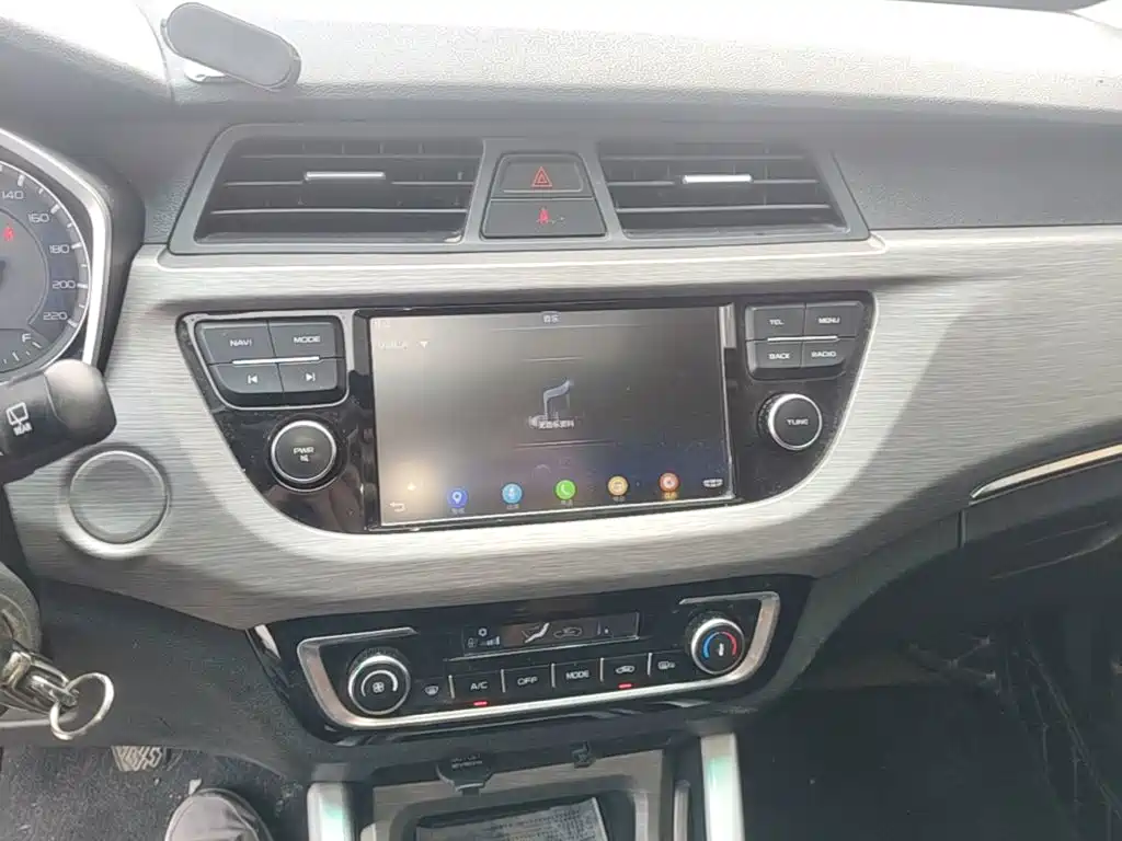 Geely Vision X3 — миниатюра 13