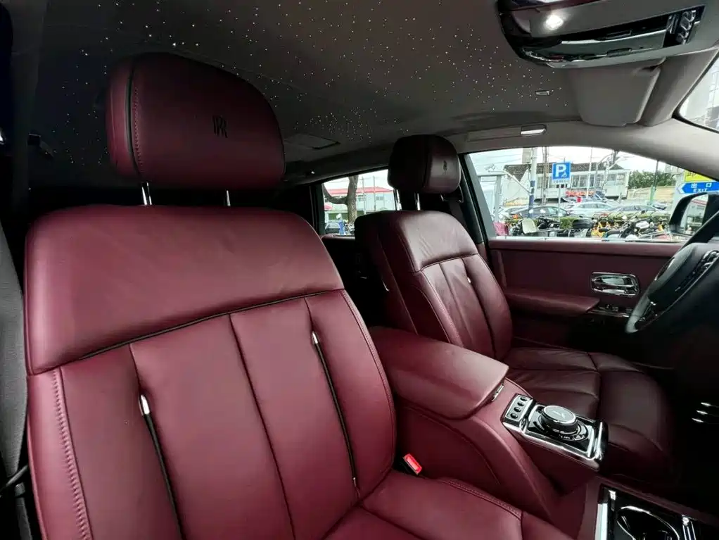 Rolls-Royce Phantom — миниатюра 8