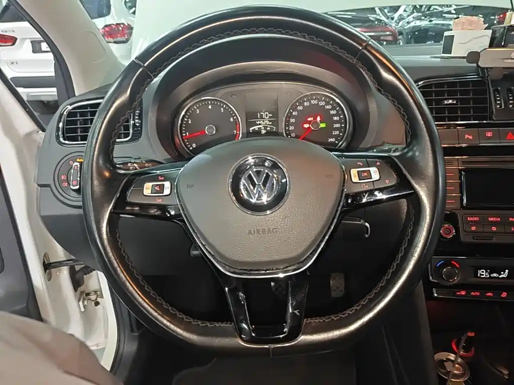 Volkswagen Polo — миниатюра 11