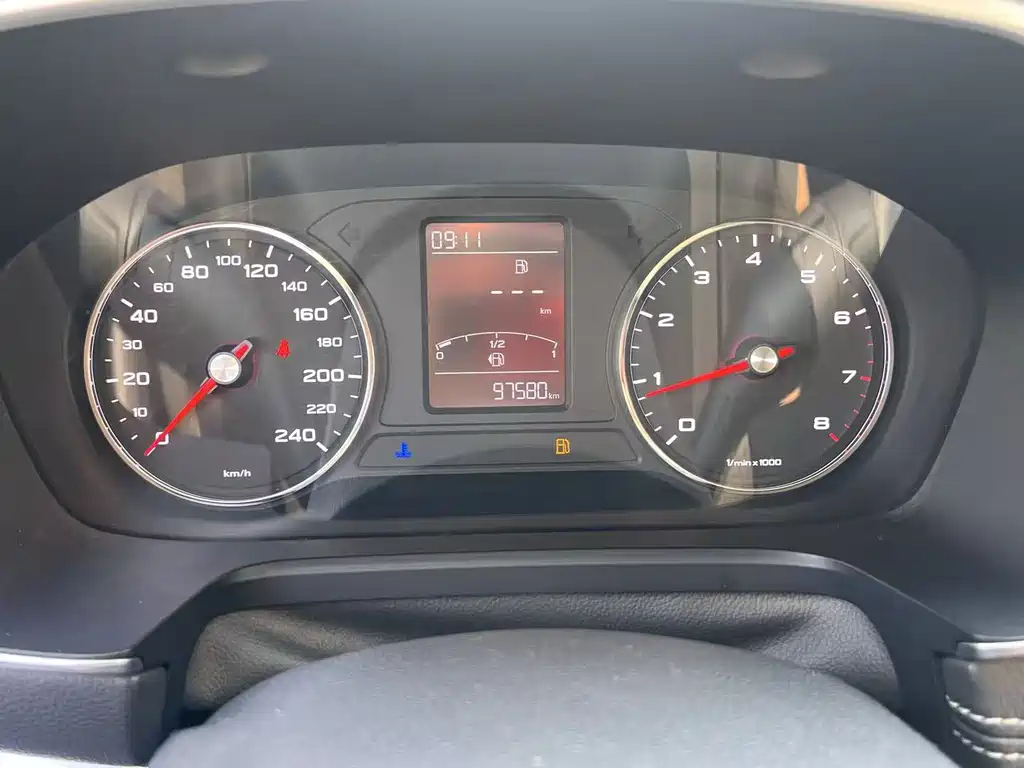 Roewe RX5 — миниатюра 10