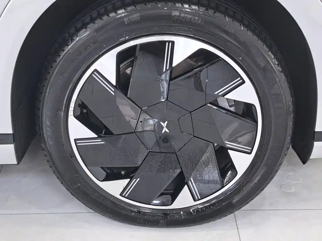 XPeng X9 — миниатюра 7
