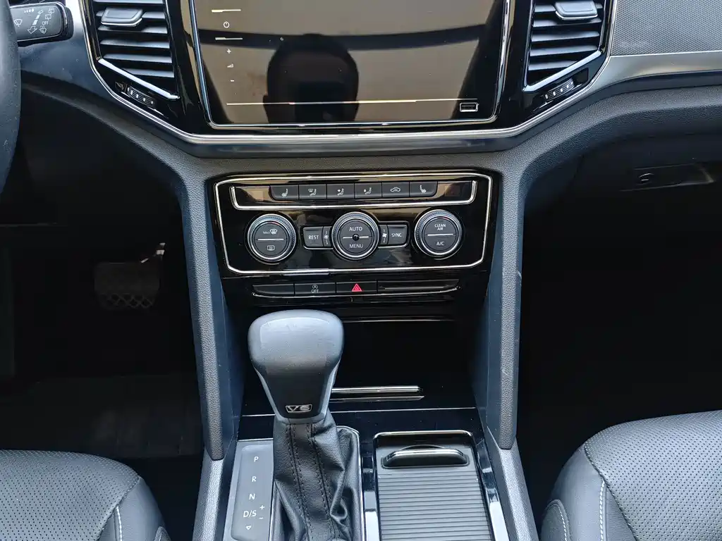 Volkswagen Teramont — миниатюра 12