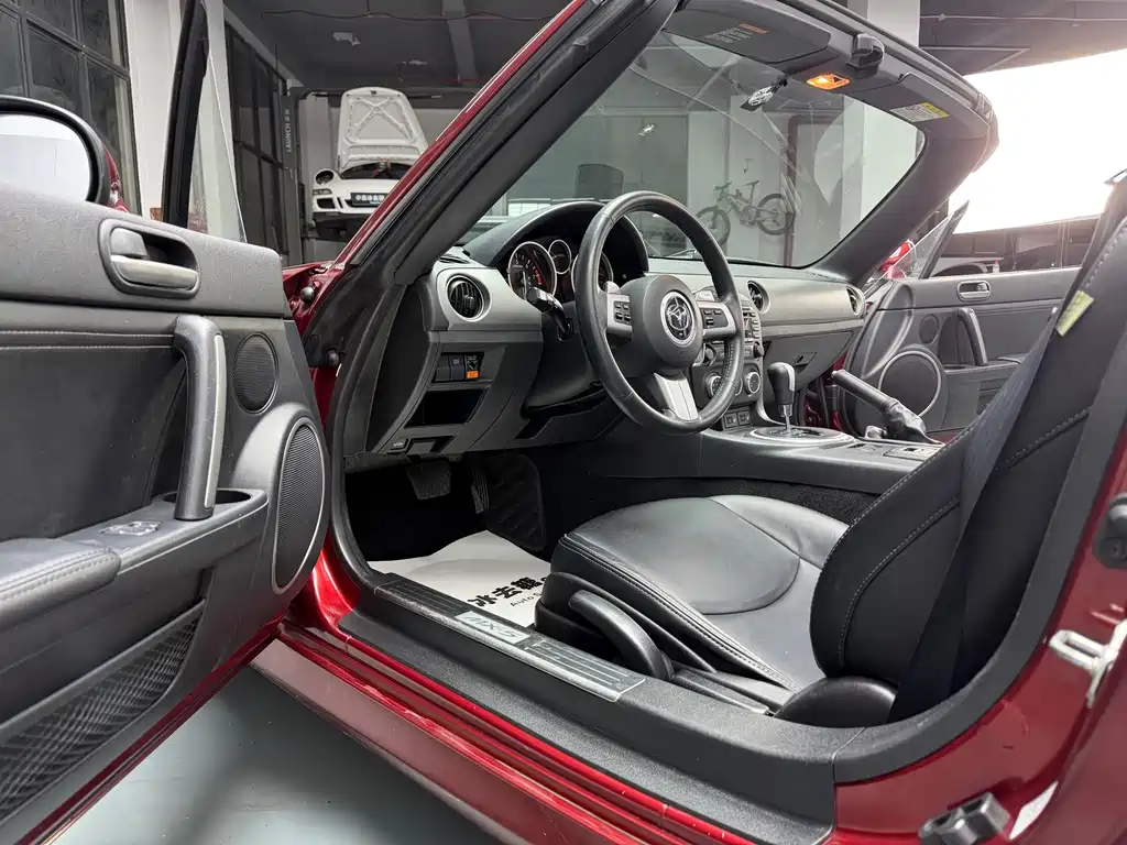 Mazda MX-5 — миниатюра 6