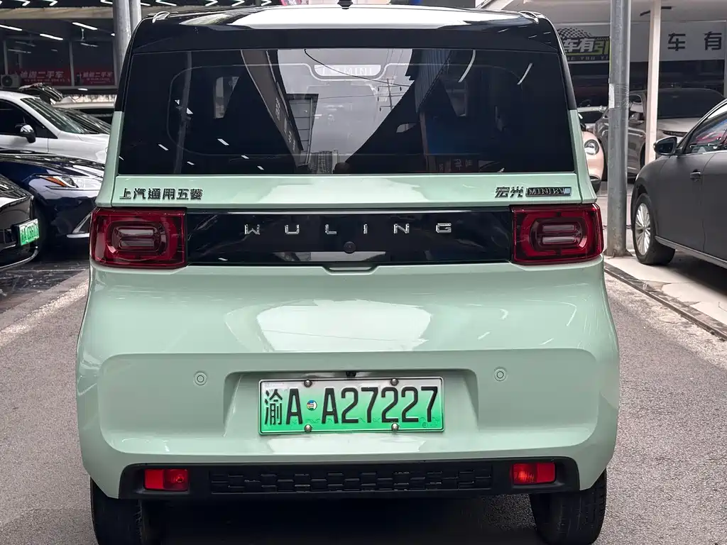 Wuling MINIEV — миниатюра 6