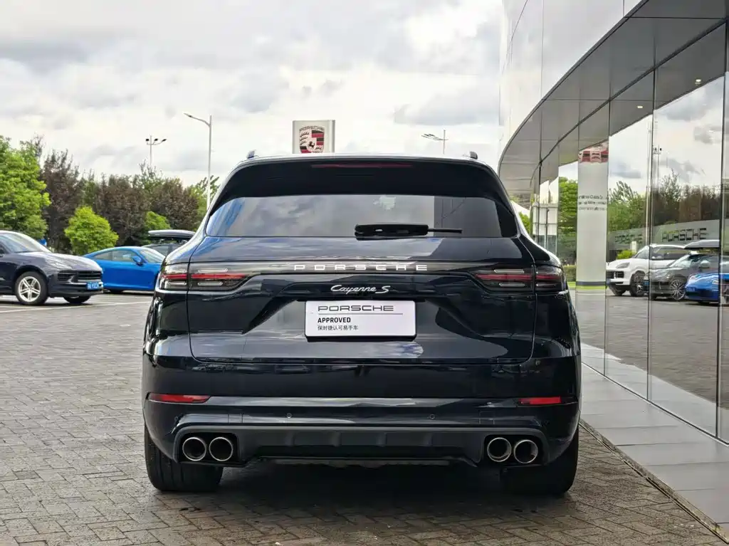 Porsche Cayenne — миниатюра 9