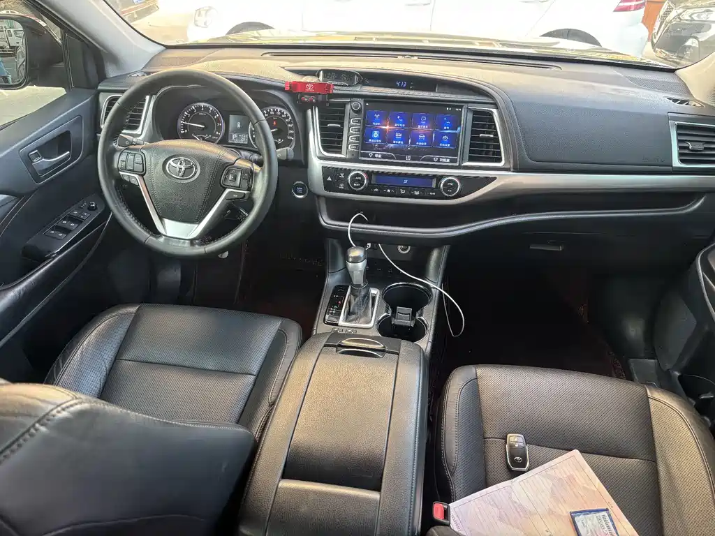 Toyota Highlander — миниатюра 9