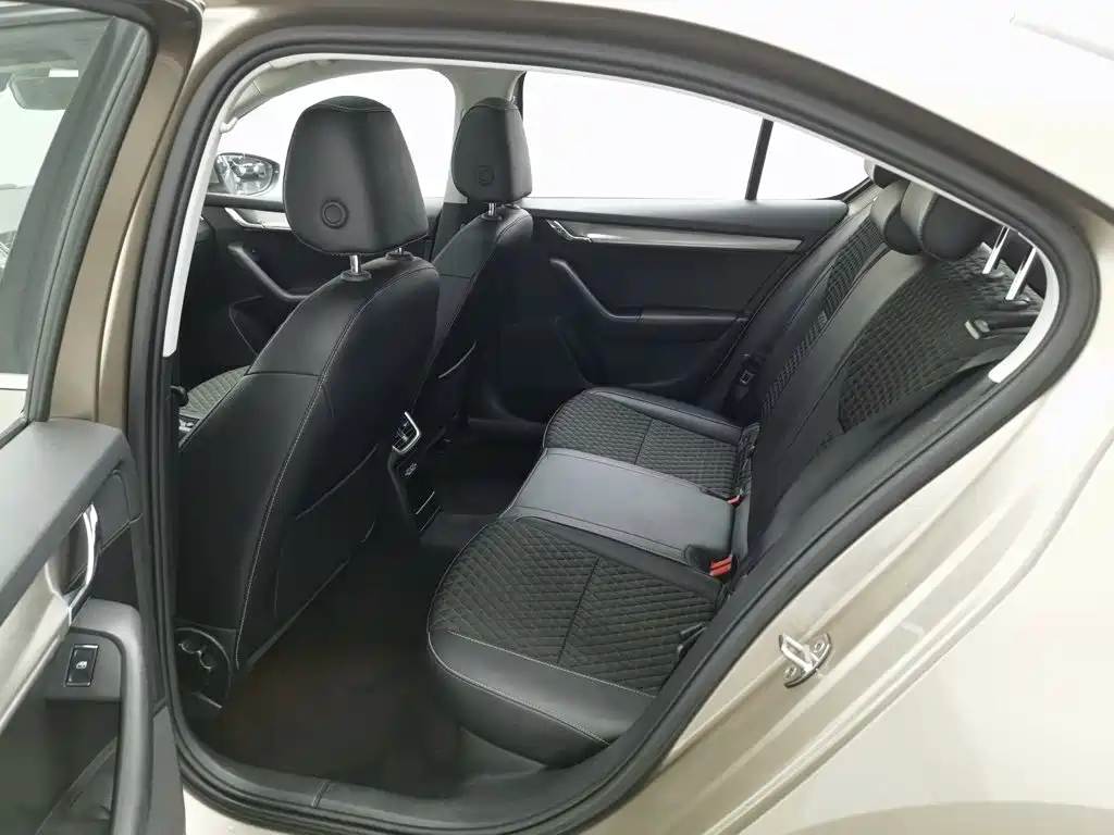 Skoda Octavia — миниатюра 15
